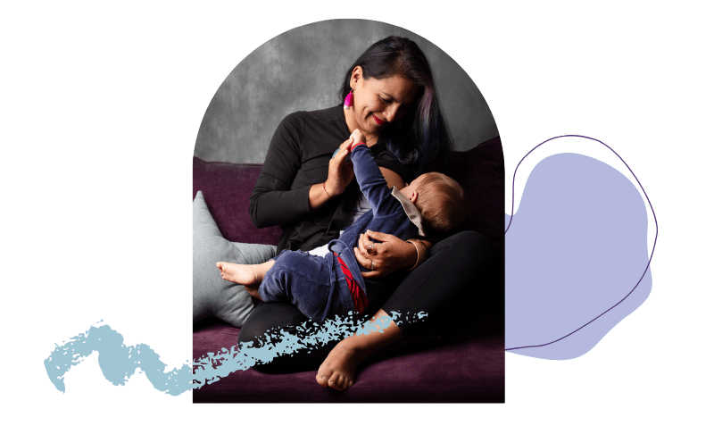 Retrato de la Dra Elisa Gaona Pediatra y gastropediatra amamantando a su hijo